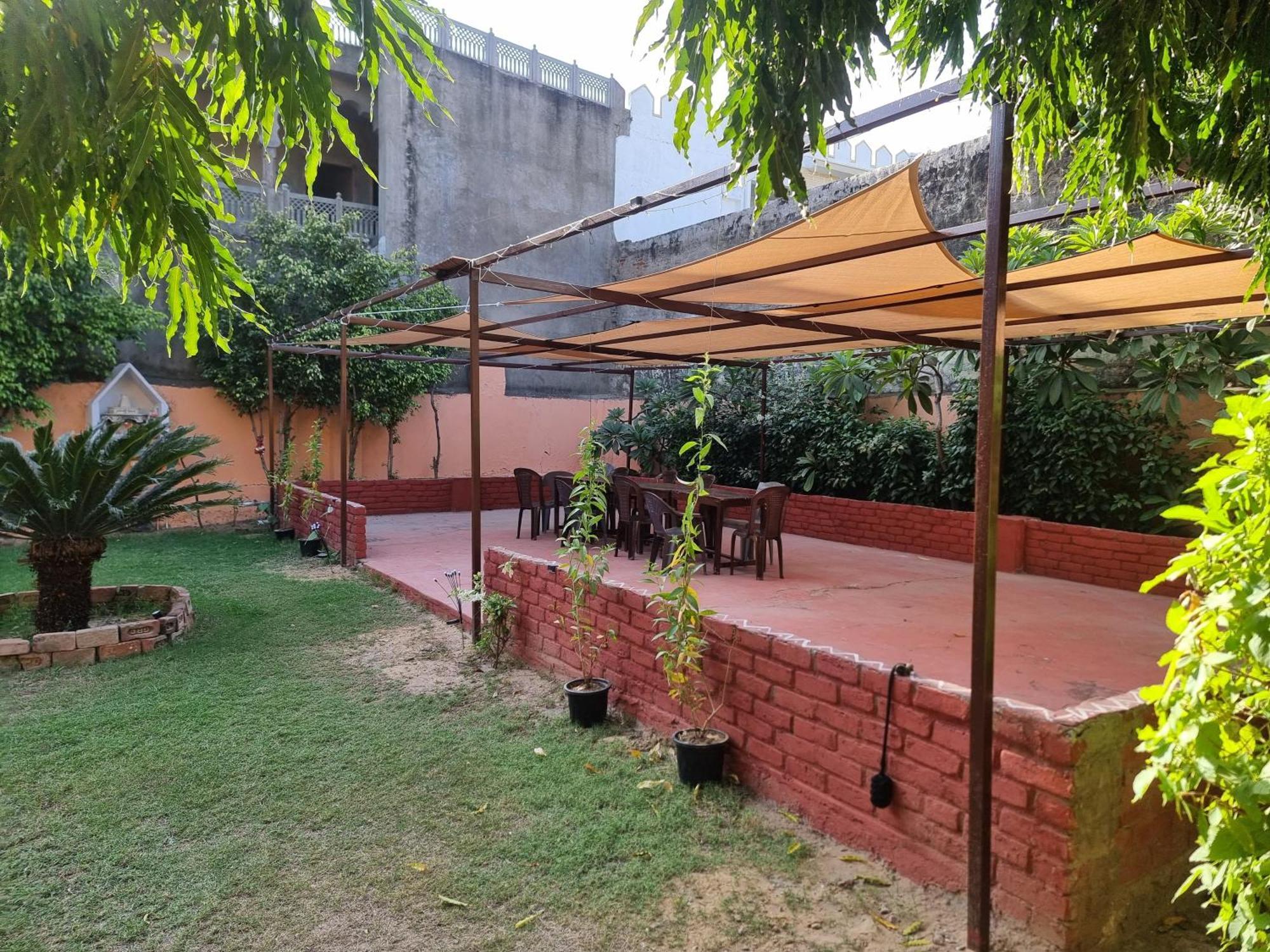 Karavan Kafe بوشكار المظهر الخارجي الصورة