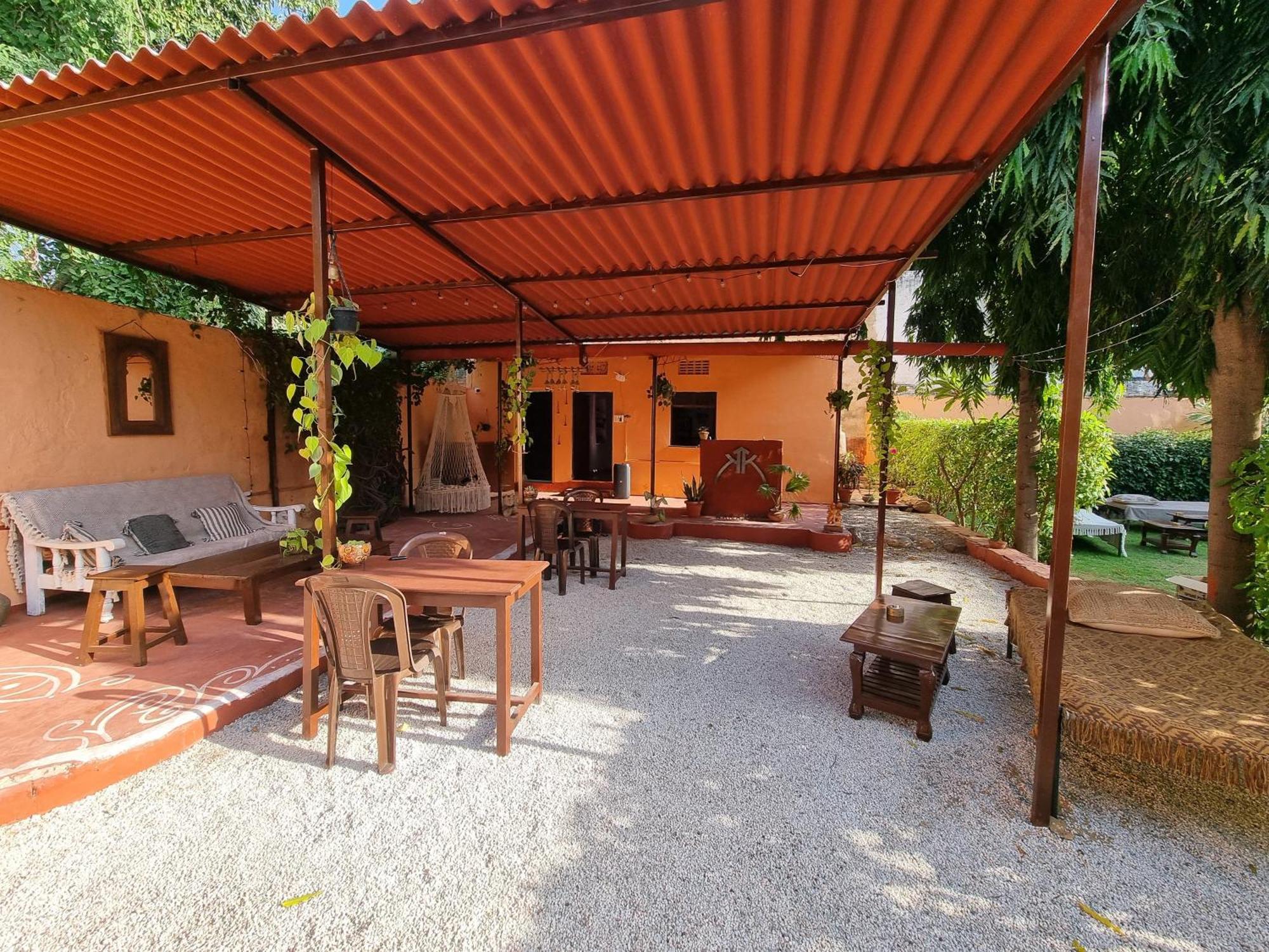 Karavan Kafe بوشكار المظهر الخارجي الصورة